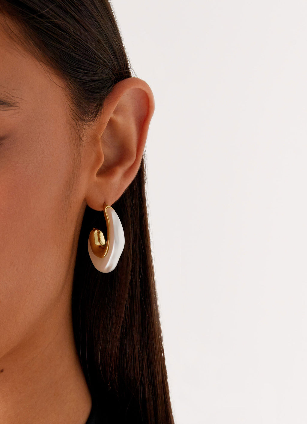 Danca Earrings - Pearl